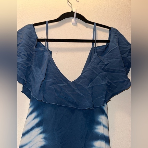 NWT Chaser blue silk ruffle open shoulder tie dye romper M boho vacation beach - Picture 4 of 11